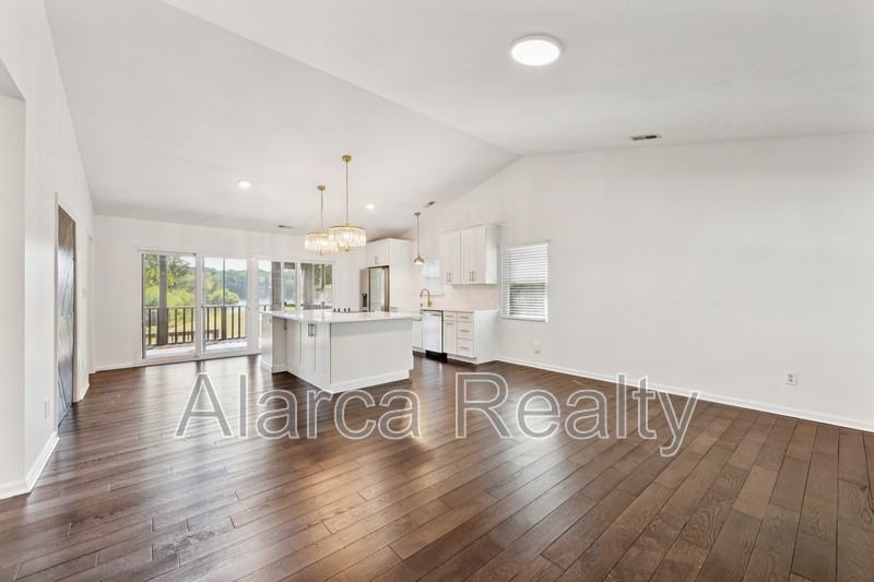 43B Court St - Photo 5 of 22