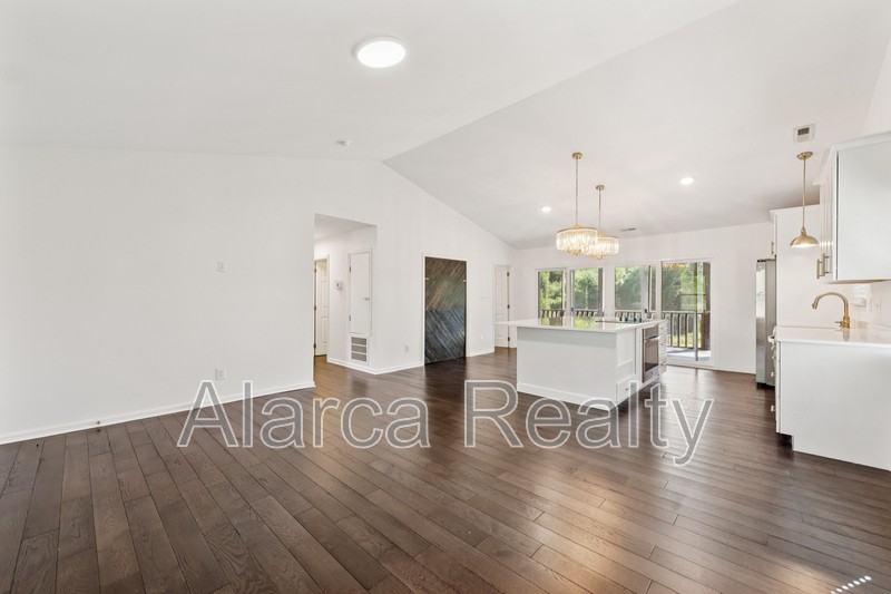 43B Court St - Photo 6 of 22