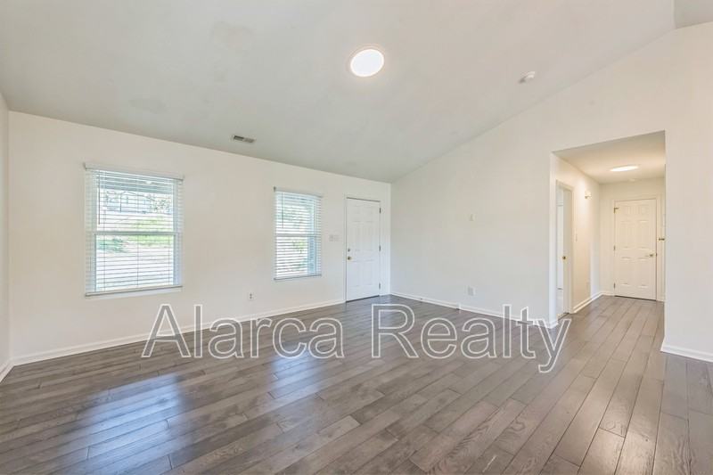43B Court St - Photo 7 of 22