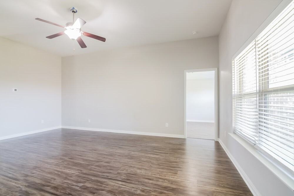 1516 Millennium Dr - Photo 5 of 19