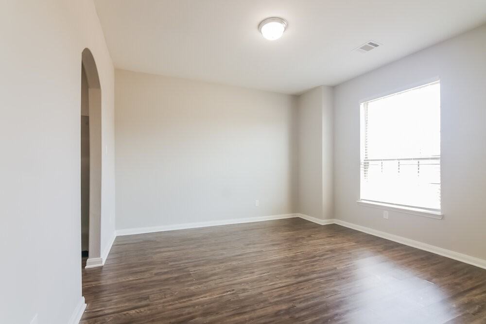 1516 Millennium Dr - Photo 6 of 19