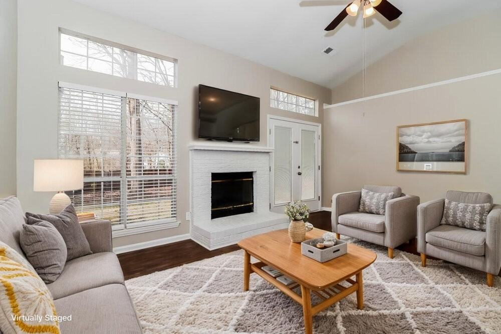 202 Aurora Ln - Photo 6 of 19