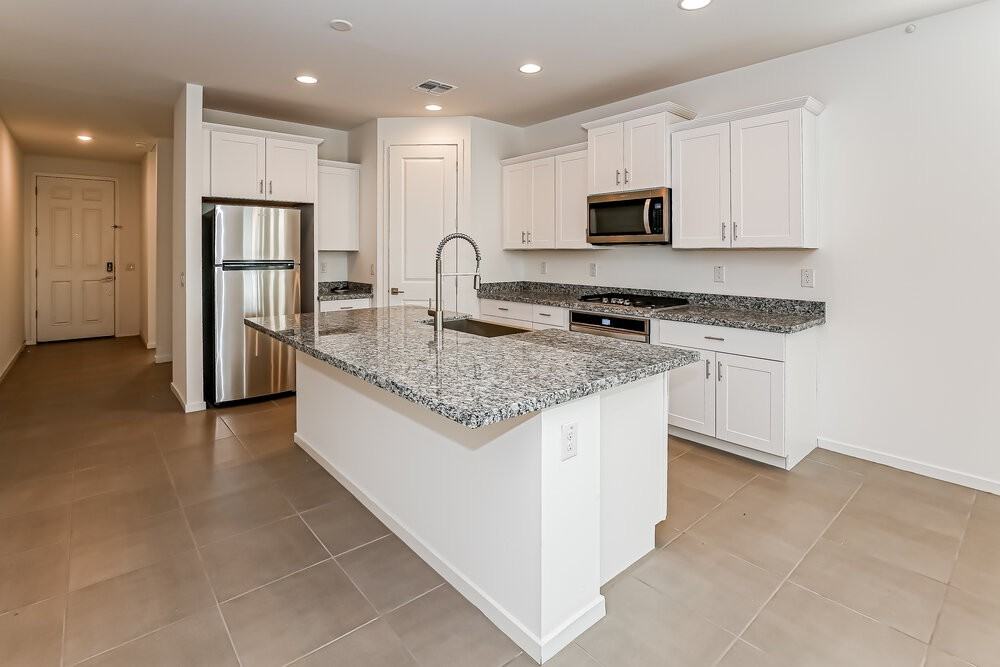 5640 W Walatowa St - Photo 5 of 16