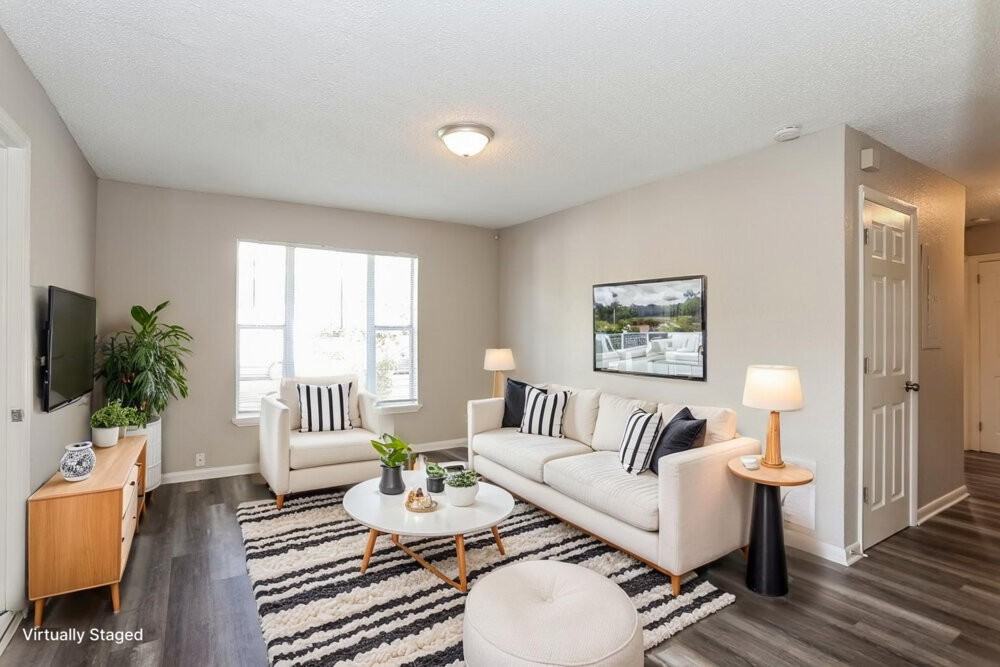 5528 Vernon Rd - Photo 5 of 19