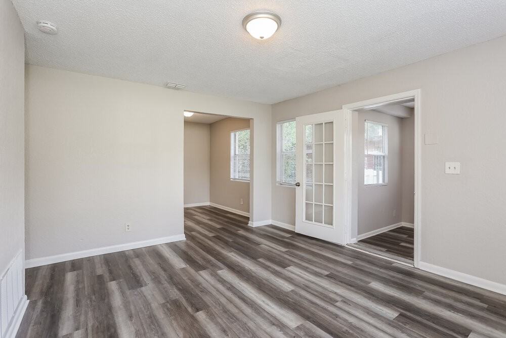 5528 Vernon Rd - Photo 7 of 19