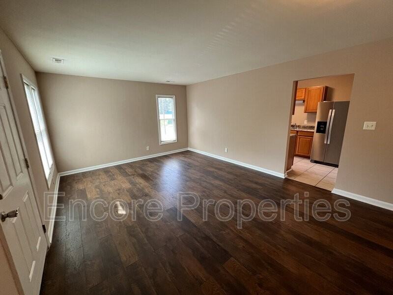 2532 S Roxboro St #D - Photo 3 of 10