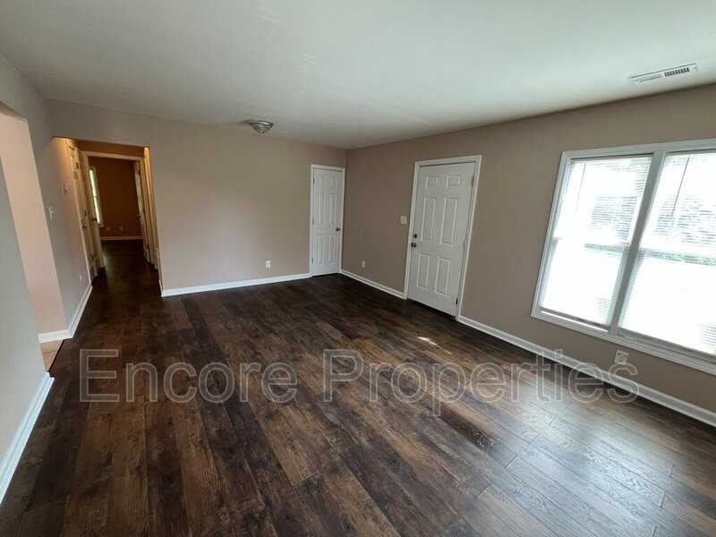 2532 S Roxboro St #D - Photo 4 of 10