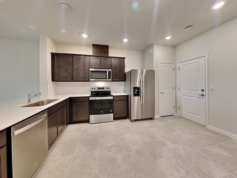 3117 Emerald Acres Ln - Photo 3 of 23