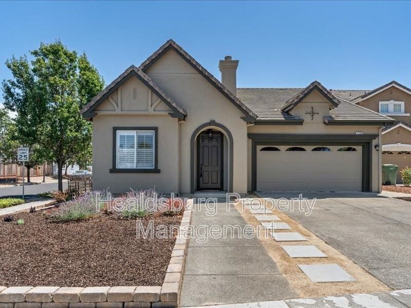 1168 Mitchell Ln - Photo 3 of 22