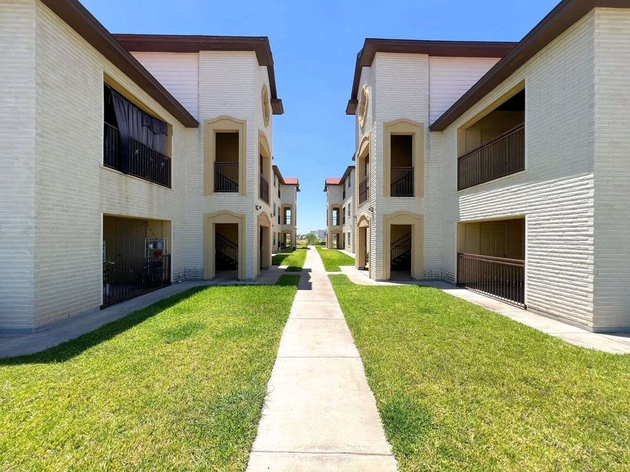 Cantera Real Apartments - Photo 3 of 47