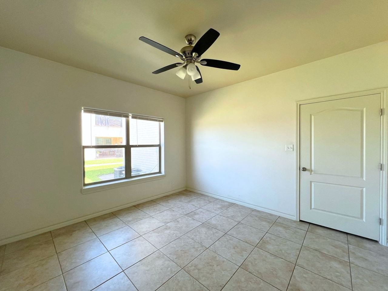 Cantera Real Apartments - Photo 6 of 47