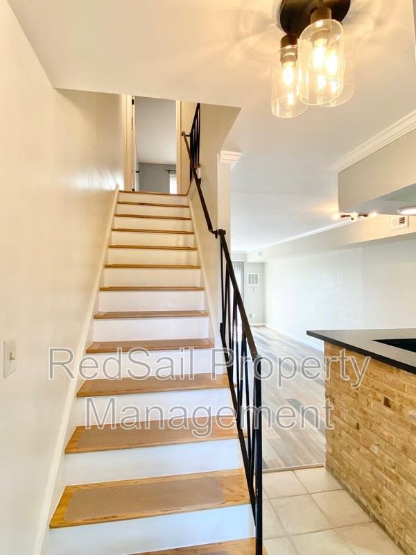 487 Bridge St - Photo 3 of 21