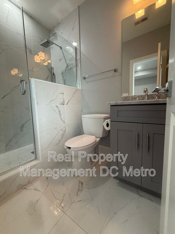 804 21st St Ne - Photo 5 of 12