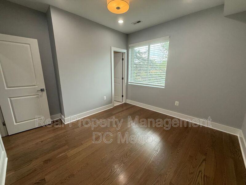 804 21st St Ne - Photo 7 of 12