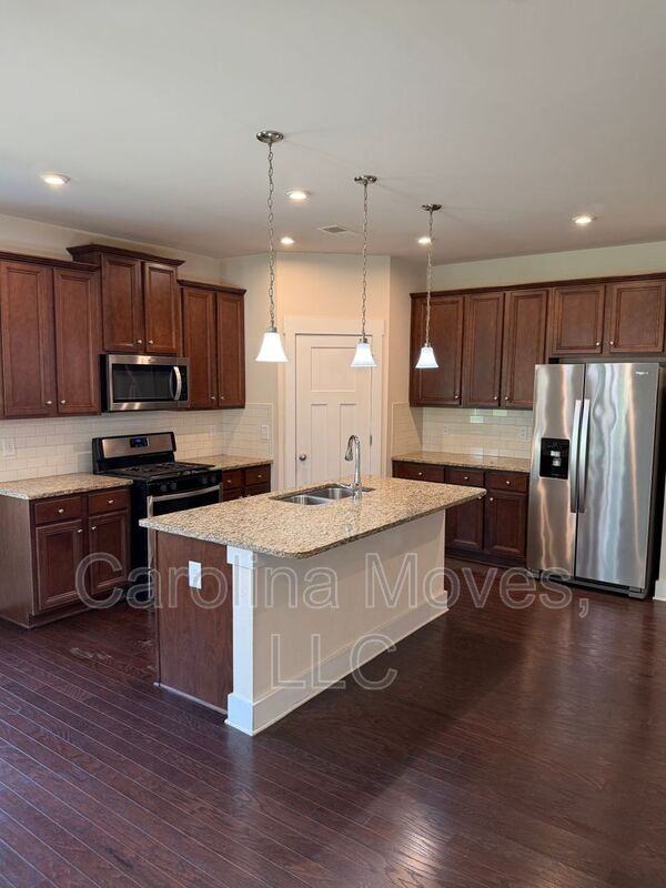 6 Larson Dr - Photo 5 of 21