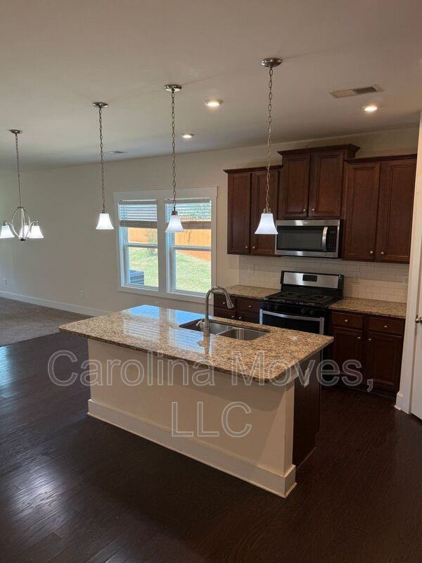 6 Larson Dr - Photo 6 of 21