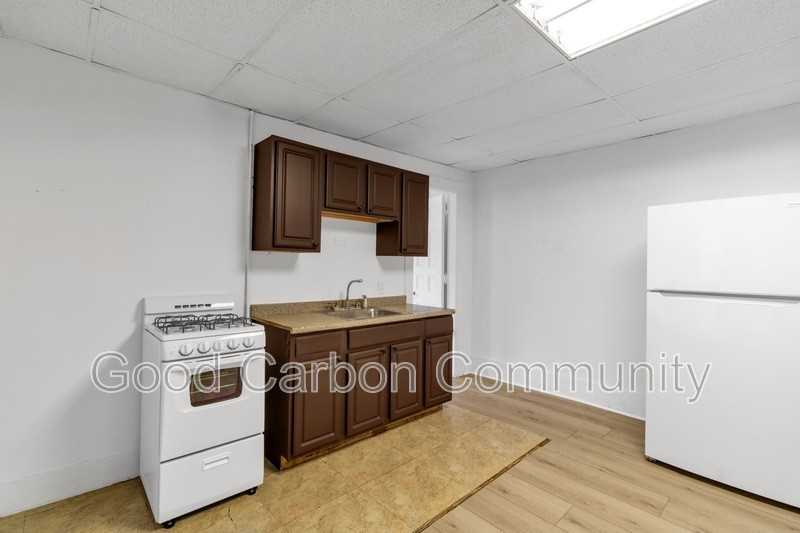 324 Goundry St #7 - Photo 6 of 11