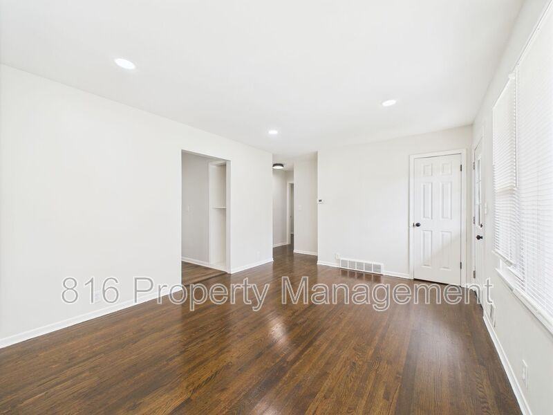 11214 E Lexington Ave - Photo 2 of 26