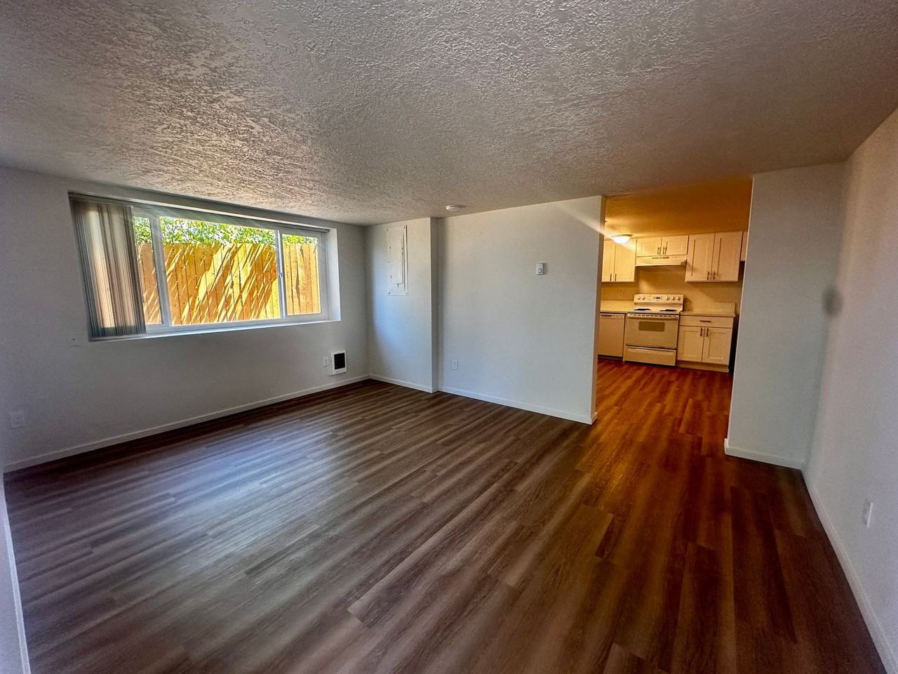 LuDon Luradel - Photo 3 of 24