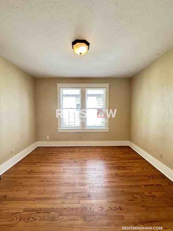 831 Maury St - Photo 6 of 23