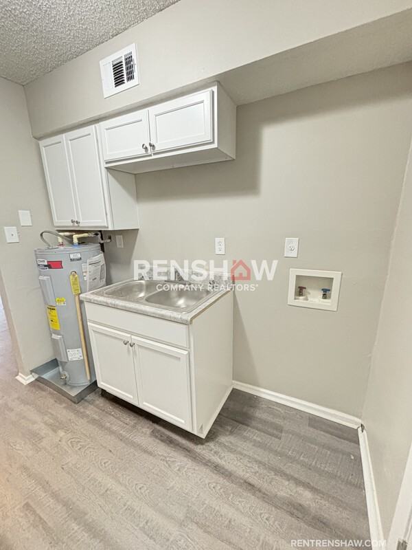 1414 Todds Creek Cv - Photo 4 of 15