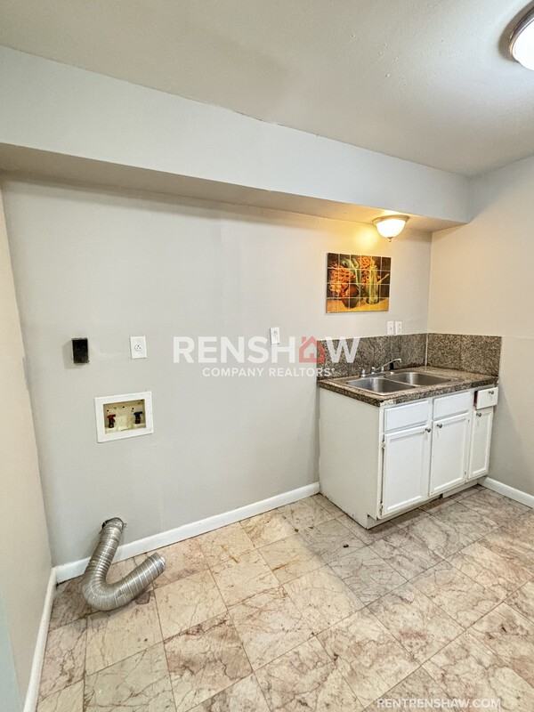 1053 Treadwell St - Photo 5 of 13