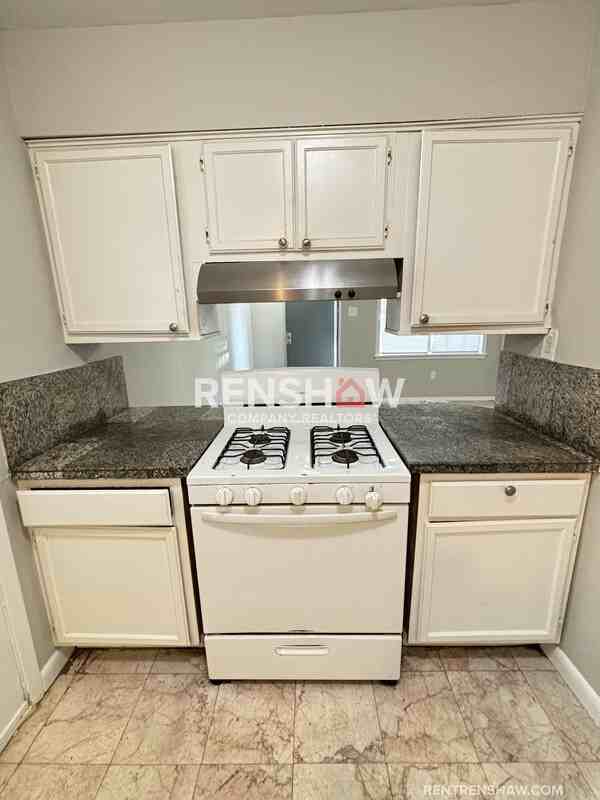 1053 Treadwell St - Photo 6 of 13