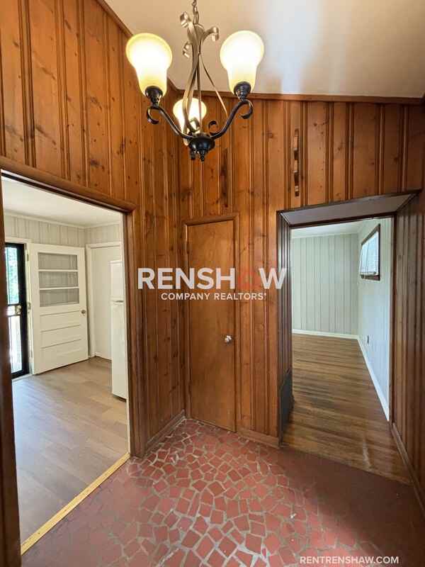 4695 Priscilla Ave - Photo 5 of 31
