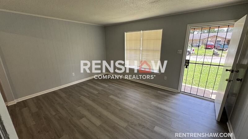 3272 Sweet Springs Dr - Photo 3 of 16