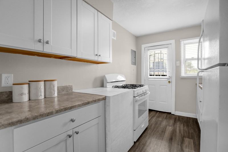 1494 Wanda St - Photo 6 of 17