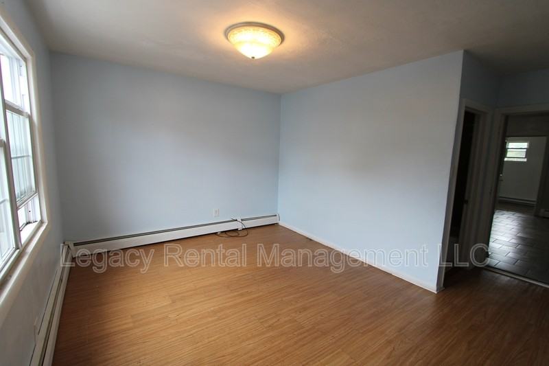 508 E Diamond Ave - Photo 3 of 10