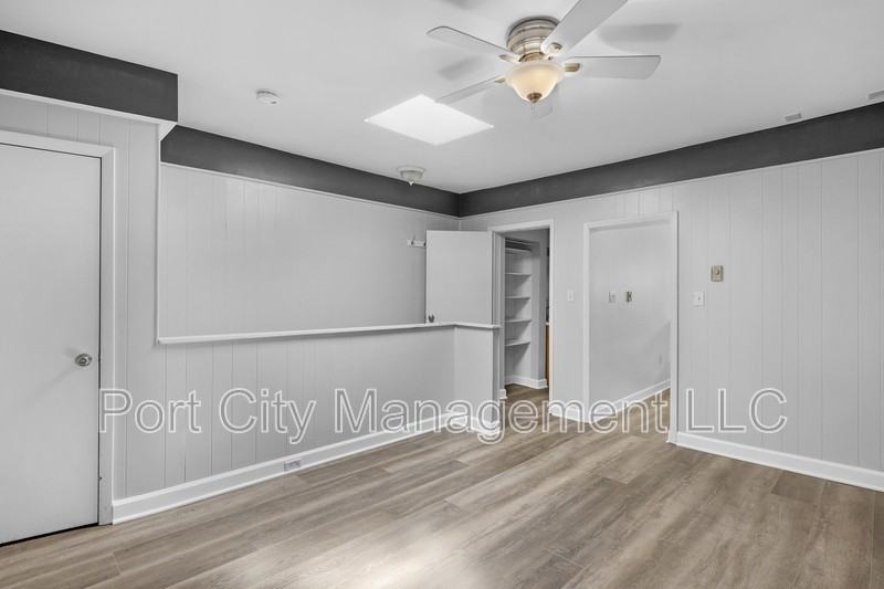 3207 Hudson St - Photo 5 of 13