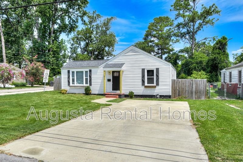 1811 Mcdowell St - Photo 2 of 29