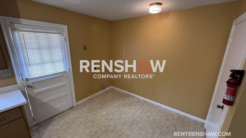 3222 Thirteen Colony Mall Apt 2b - Photo 2 of 16