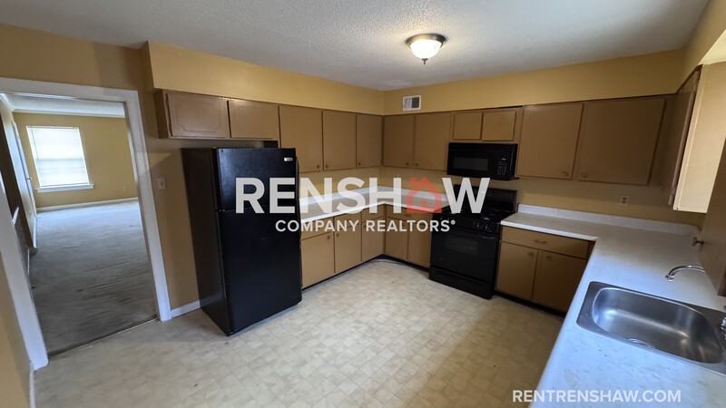 3222 Thirteen Colony Mall Apt 2b - Photo 4 of 16