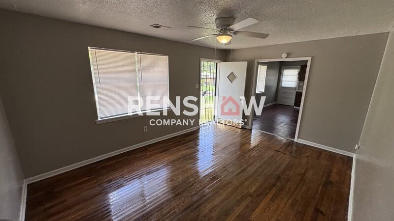 386 Navy Dr - Photo 3 of 15