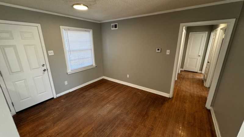 939 Avon Rd - Photo 4 of 18