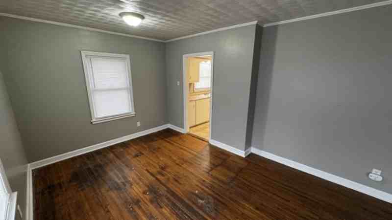 1294 Pallwood Rd - Photo 5 of 16