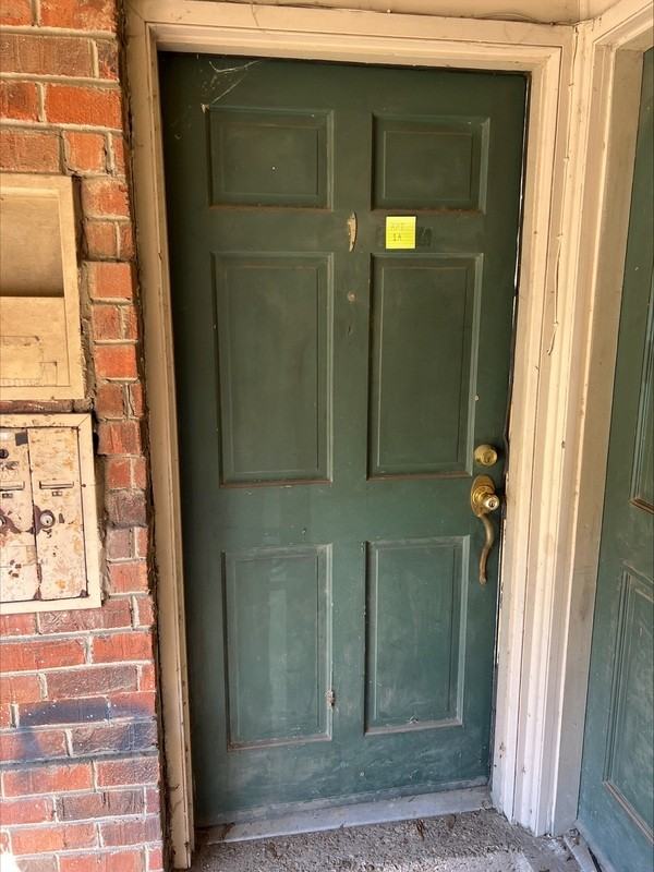 3216 S Mendenhall Rd #1A - Photo 3 of 12