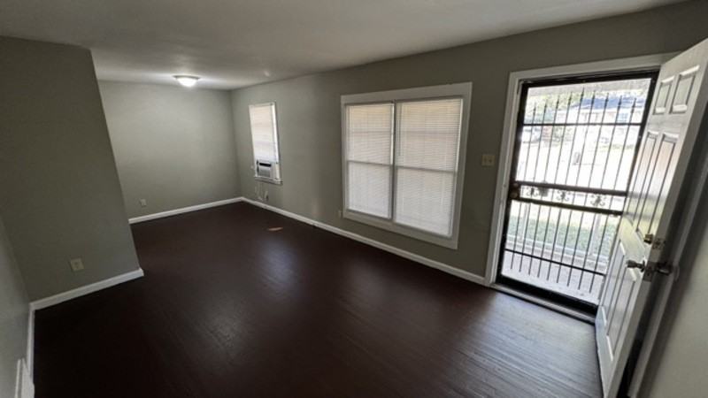 2183 Cassie Ave - Photo 3 of 15