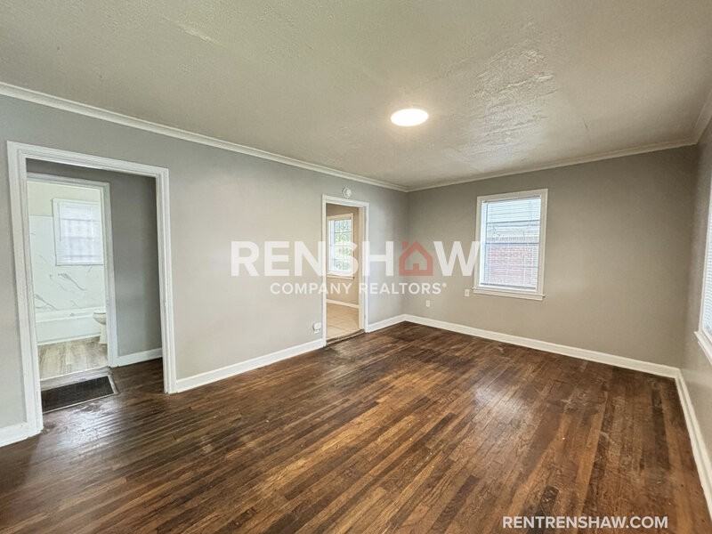 1580 Hugenot St - Photo 2 of 15
