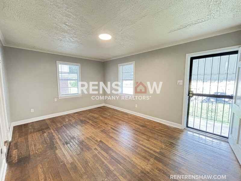 1580 Hugenot St - Photo 4 of 15