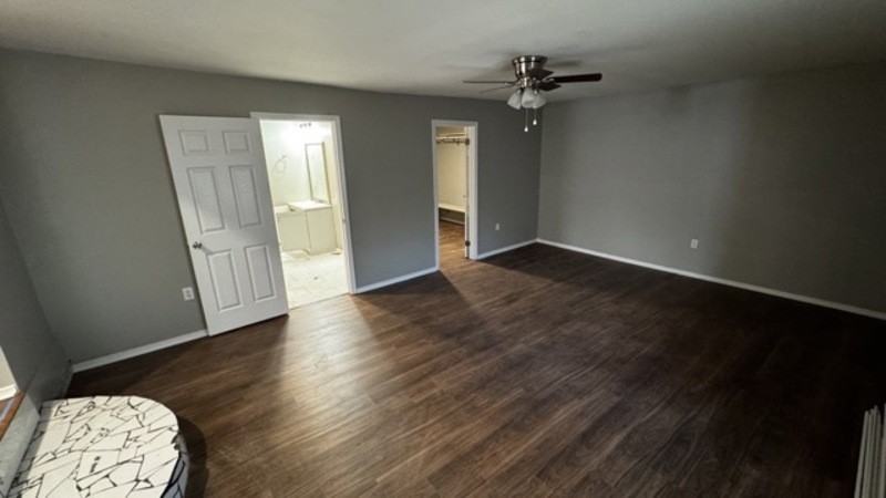 967 Maury St - Photo 4 of 15