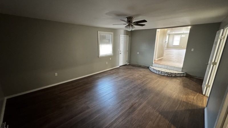 967 Maury St - Photo 6 of 15