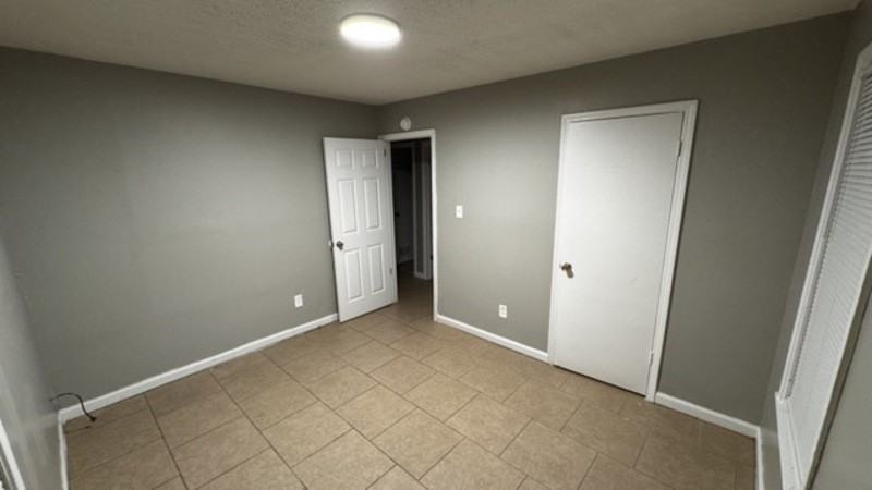 1496 Oakwood St - Photo 6 of 14