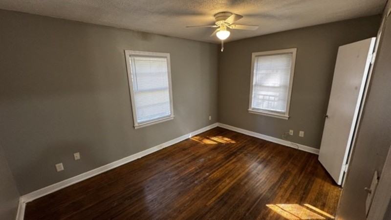 1537 Rolling Hills Dr - Photo 3 of 16