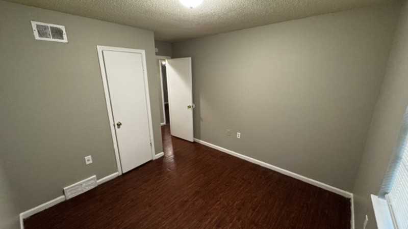 3647 Royal Wood Drive - Photo 4 of 15