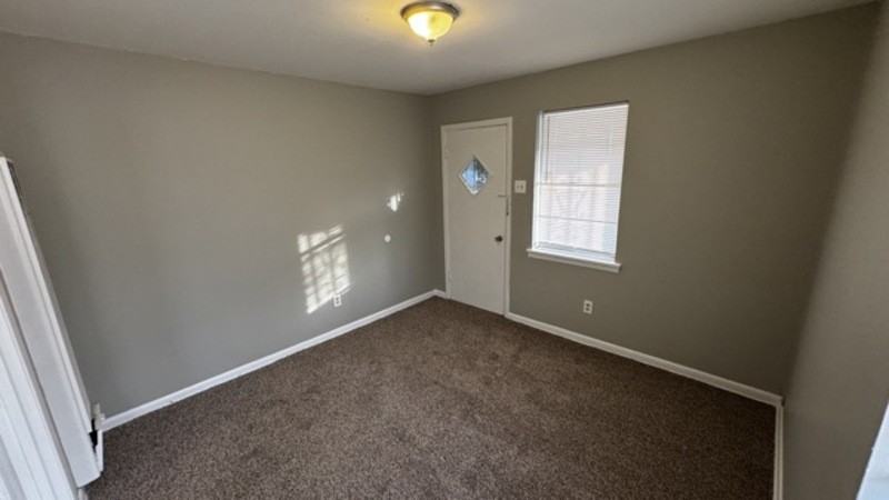 832 Whitford Pl - Photo 2 of 12