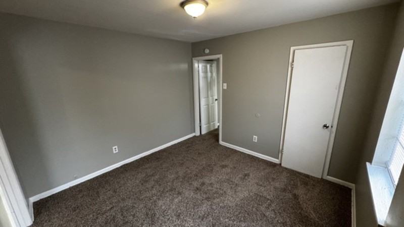 832 Whitford Pl - Photo 5 of 12