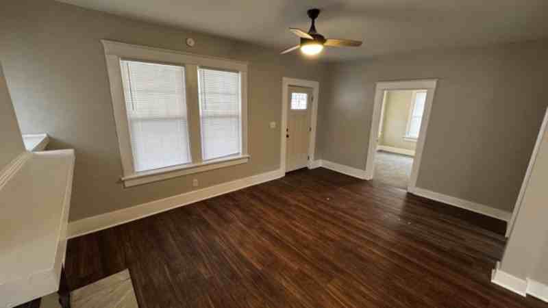 1063 Forest Ave - Photo 2 of 23